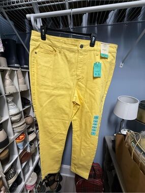 St. John's Bay Yellow Skinny Jeans